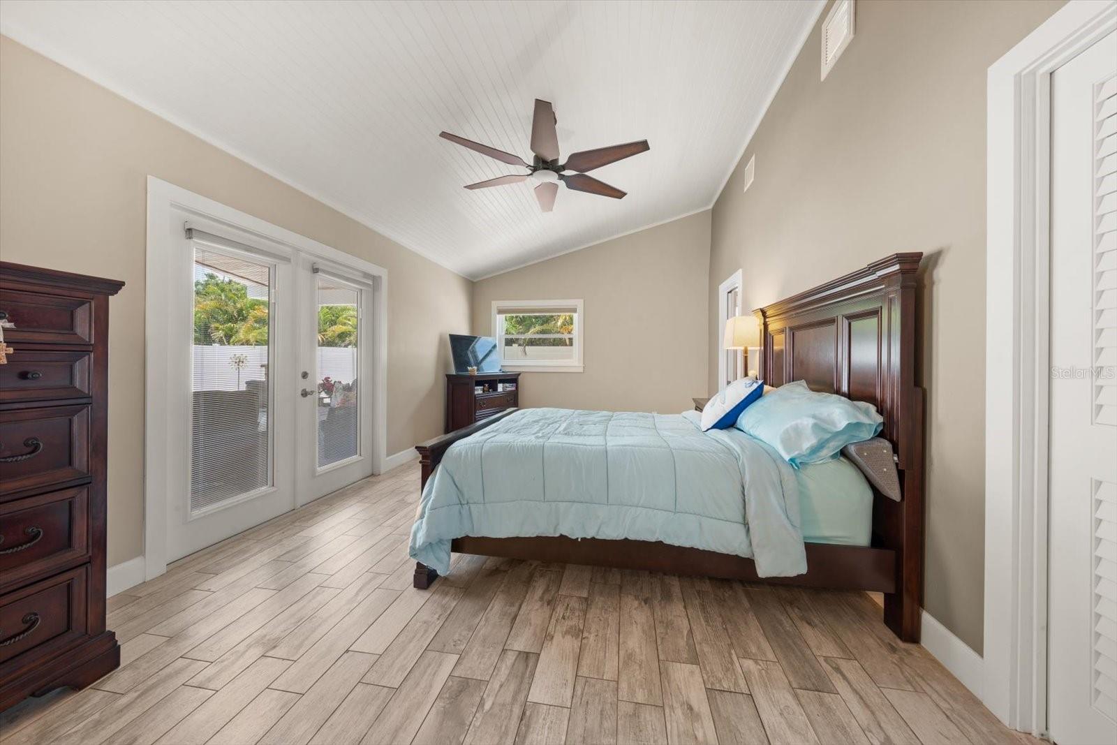 BELLEAIR ESTATES - Residential