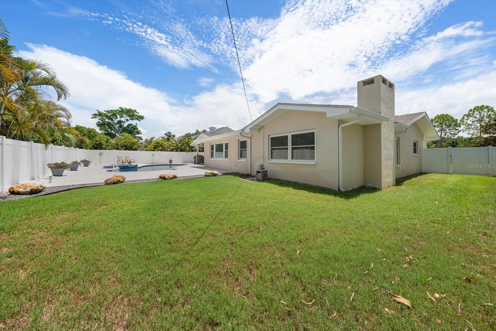 BELLEAIR ESTATES - Residential