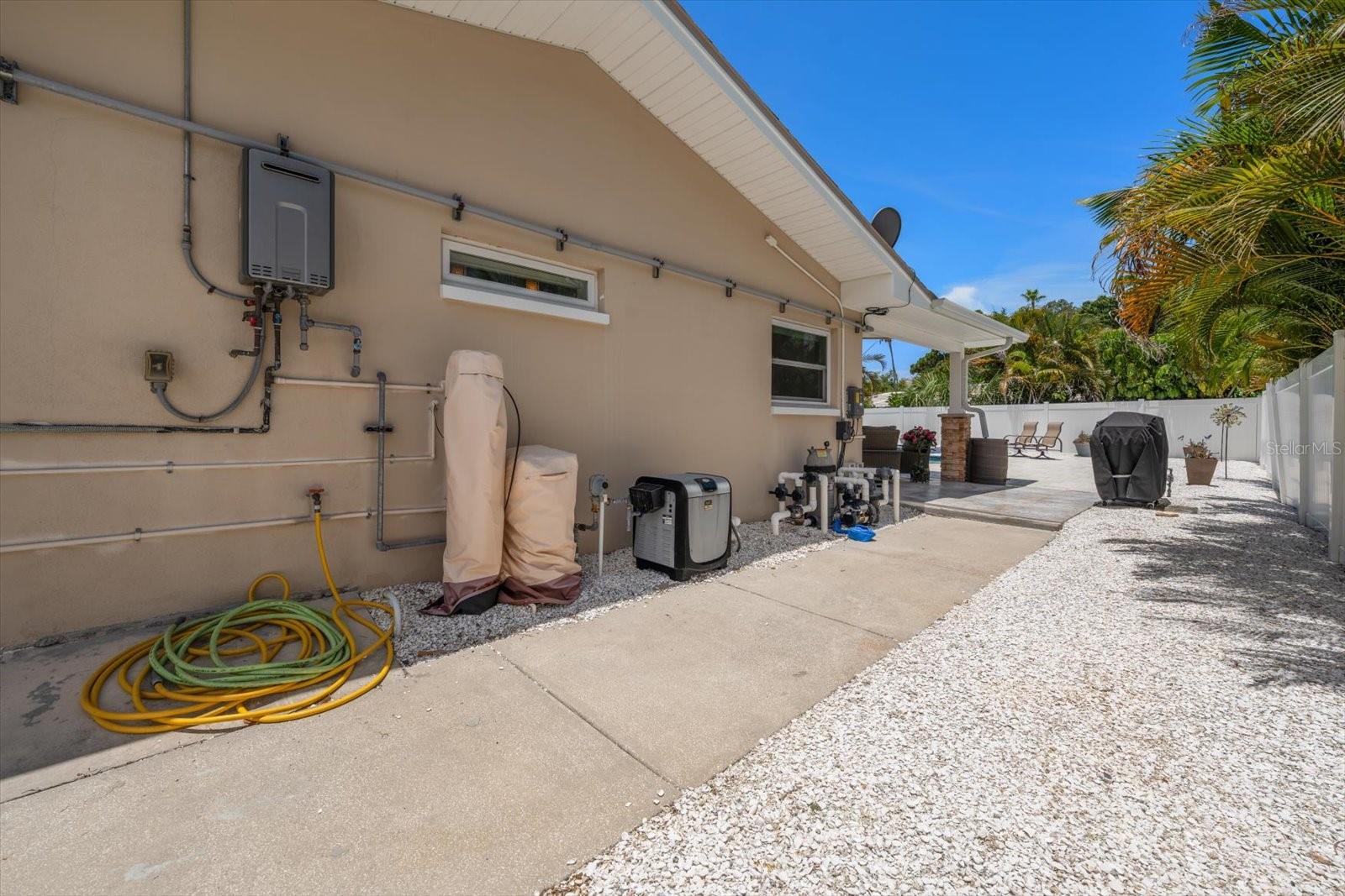 BELLEAIR ESTATES - Residential
