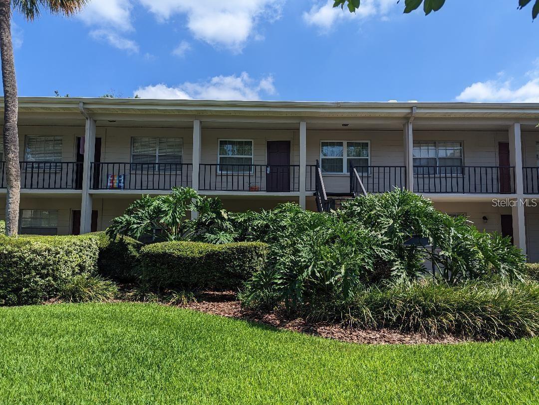 Welcome to your dream home! Nestled just two blocks from the iconic Bayshore Boulevard, this fully updated 1/1 condo is a hidden gem. Step inside to find exquisite bamboo flooring throughout, with the exception of the newly tiled, remodeled bathroom. The kitchen, boasting new appliances and sleek granite countertops, is ready for your culinary adventures. The master bedroom, complete with a walk-in closet, is your perfect retreat. Enjoy the peace of mind with a brand new A/C unit, complete with a 10-year warranty. Plus, no need for flood insurance here! Just a stone's throw away, you'll find the vibrant SOHO district, a hub for dining, sports bars, and shopping. Experience all that South Tampa has to offer. Your perfect home awaits!