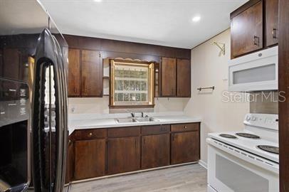 PINELYN PARK - Residential Lease