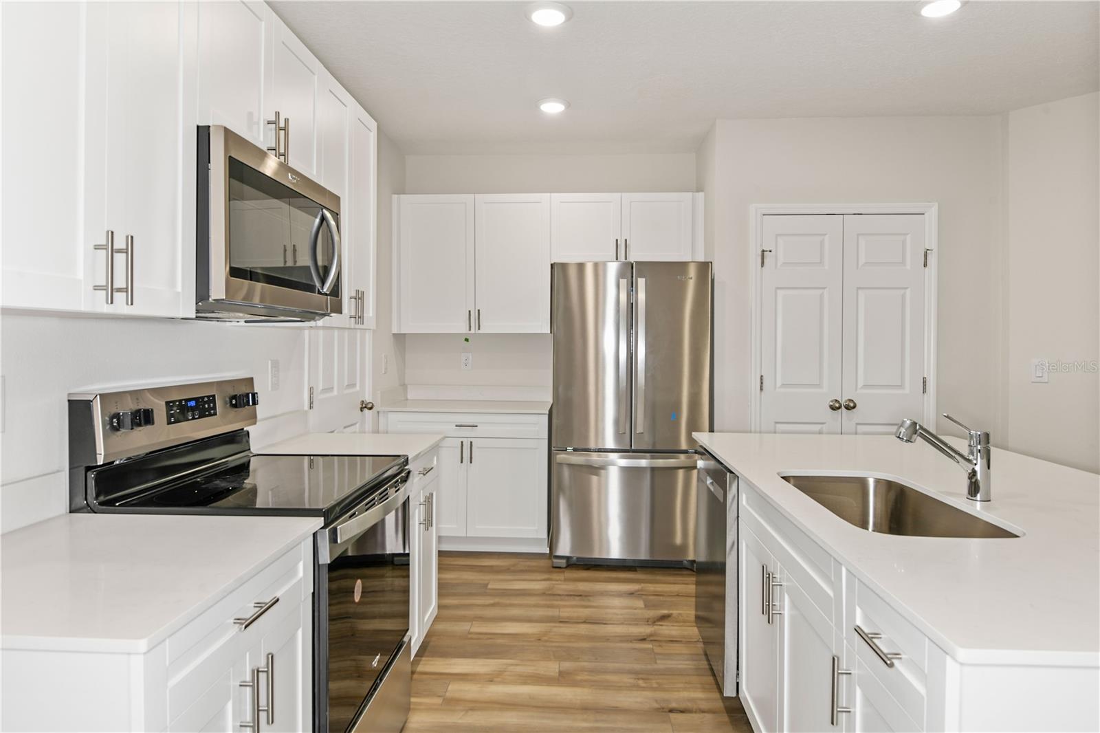 PASADENA WOODS - Residential