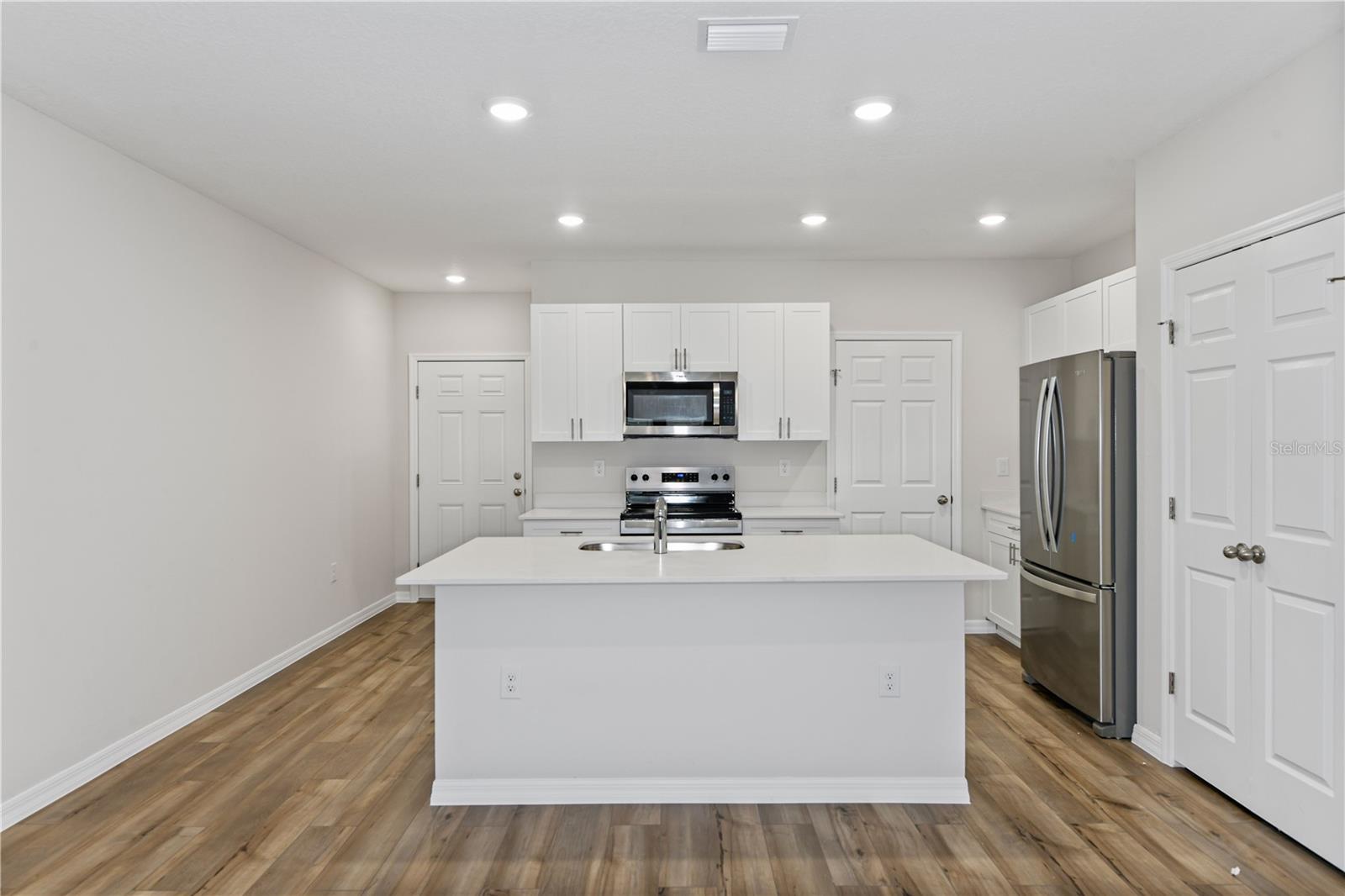 PASADENA WOODS - Residential