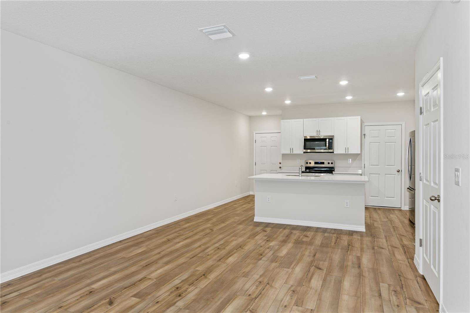 PASADENA WOODS - Residential
