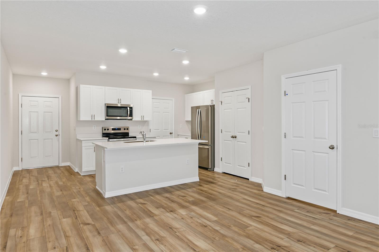 PASADENA WOODS - Residential