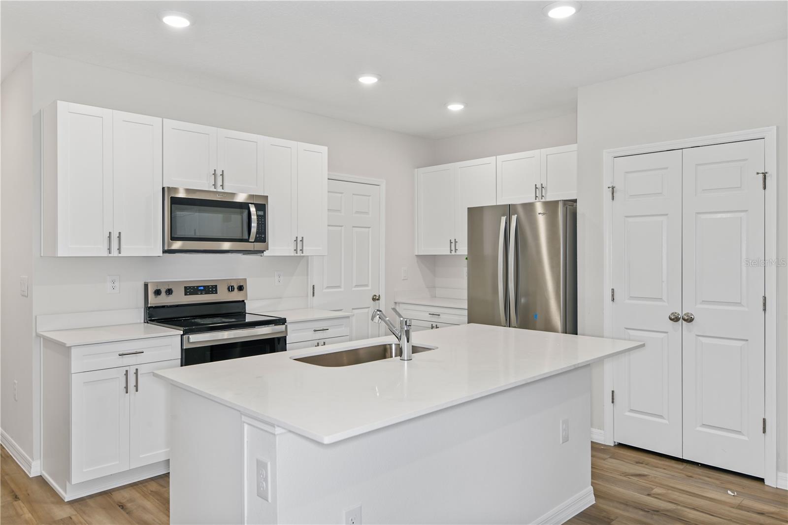 PASADENA WOODS - Residential