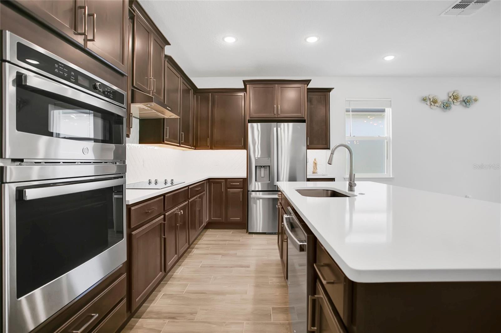 SUMMERLAKE RESERVE - Residential