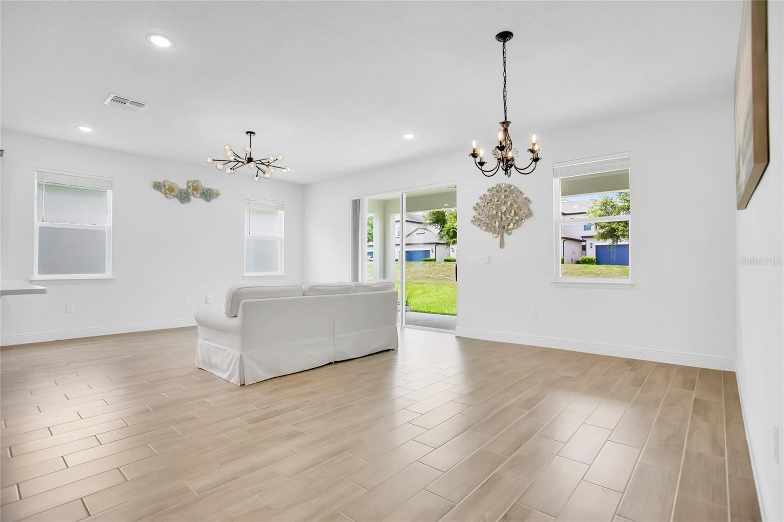 SUMMERLAKE RESERVE - Residential