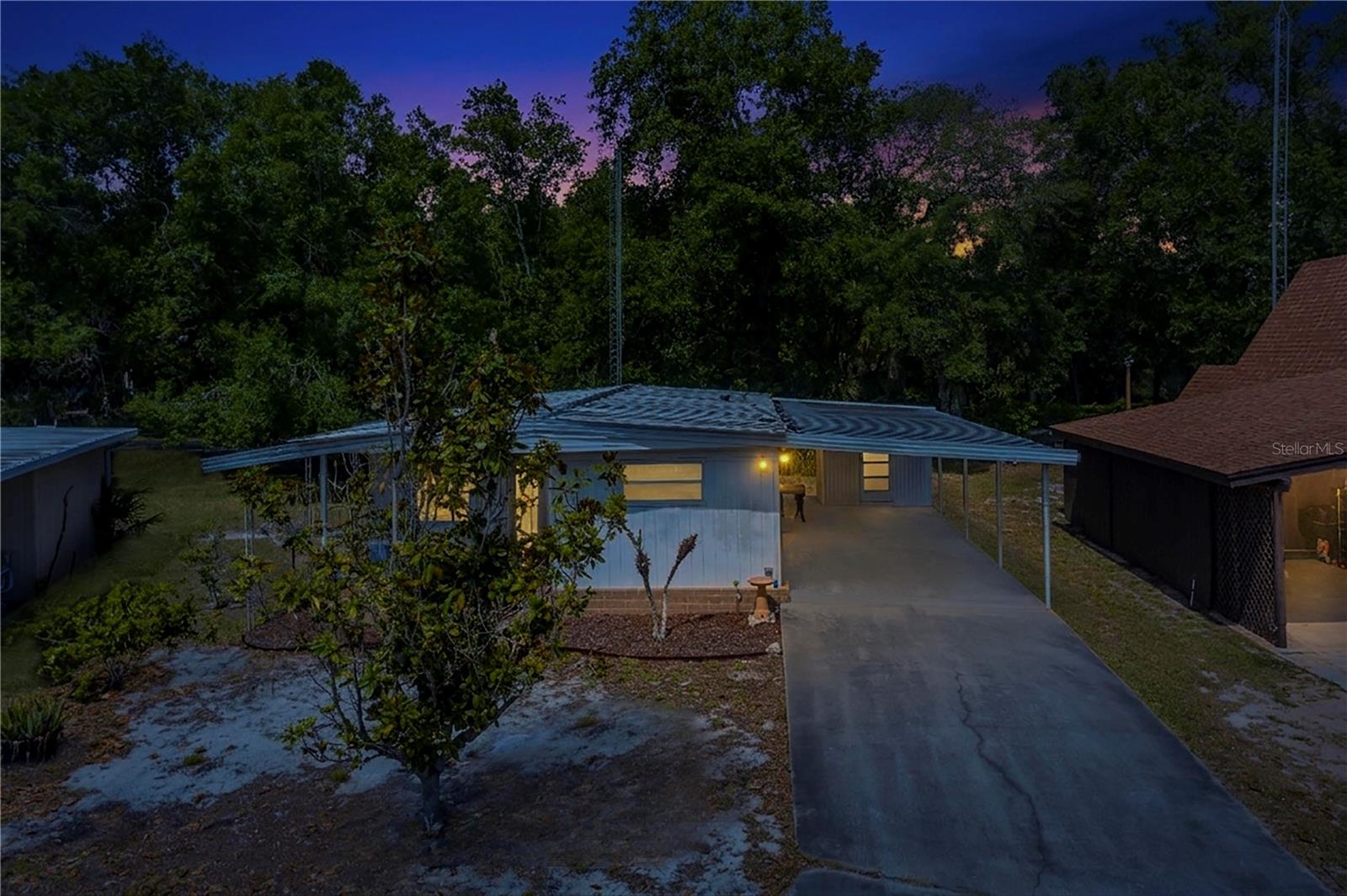 This remodeled 1976 manufactured home is a must-see! Featuring 2 bedrooms and 2 bathrooms, this home offers updated interior finishes and a comfortable layout. The kitchen has been beautifully updated with oak cabinets, granite countertops, and laminate flooring that flows through the kitchen and dining area. One bathroom features a tub/shower combo, while the other offers a convenient walk-in shower. Located in a community with no HOA, this home is priced right and ready for its new owner. Don’t miss this great opportunity!