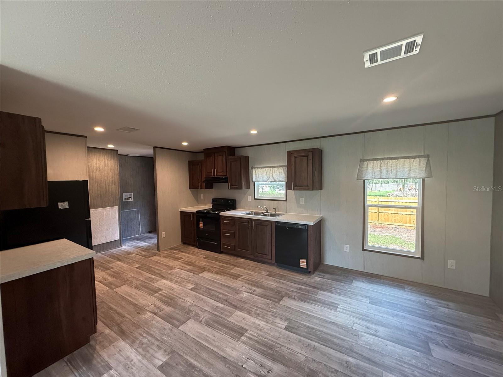 OAK MEADOWS - Residential