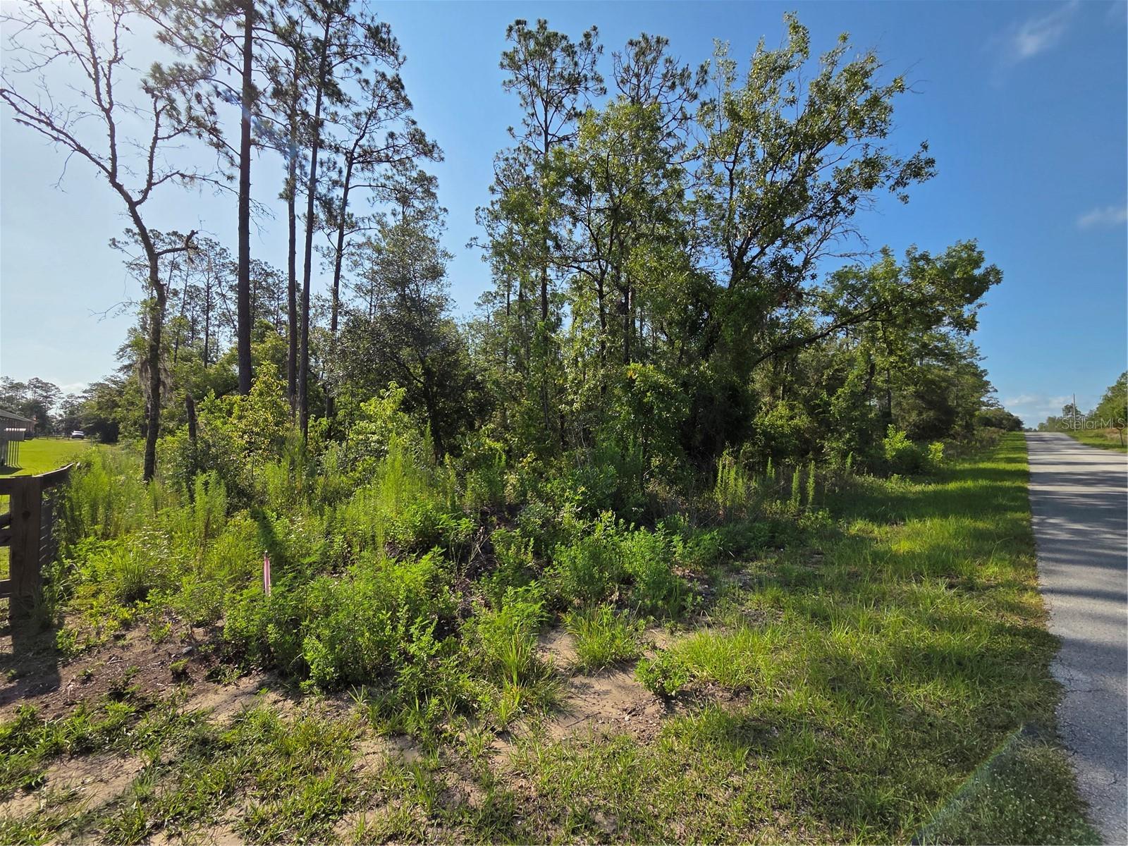 RAINBOW LAKES ESTATE - Land