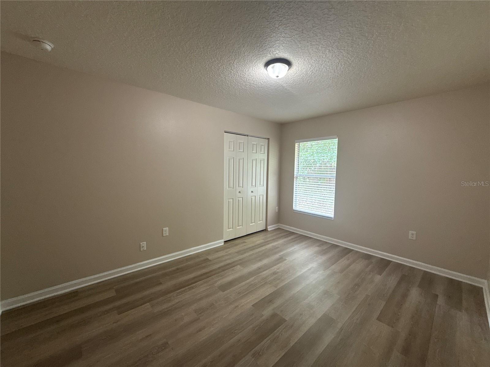 SILVER SPGS SHORES UN 18 - Residential Lease