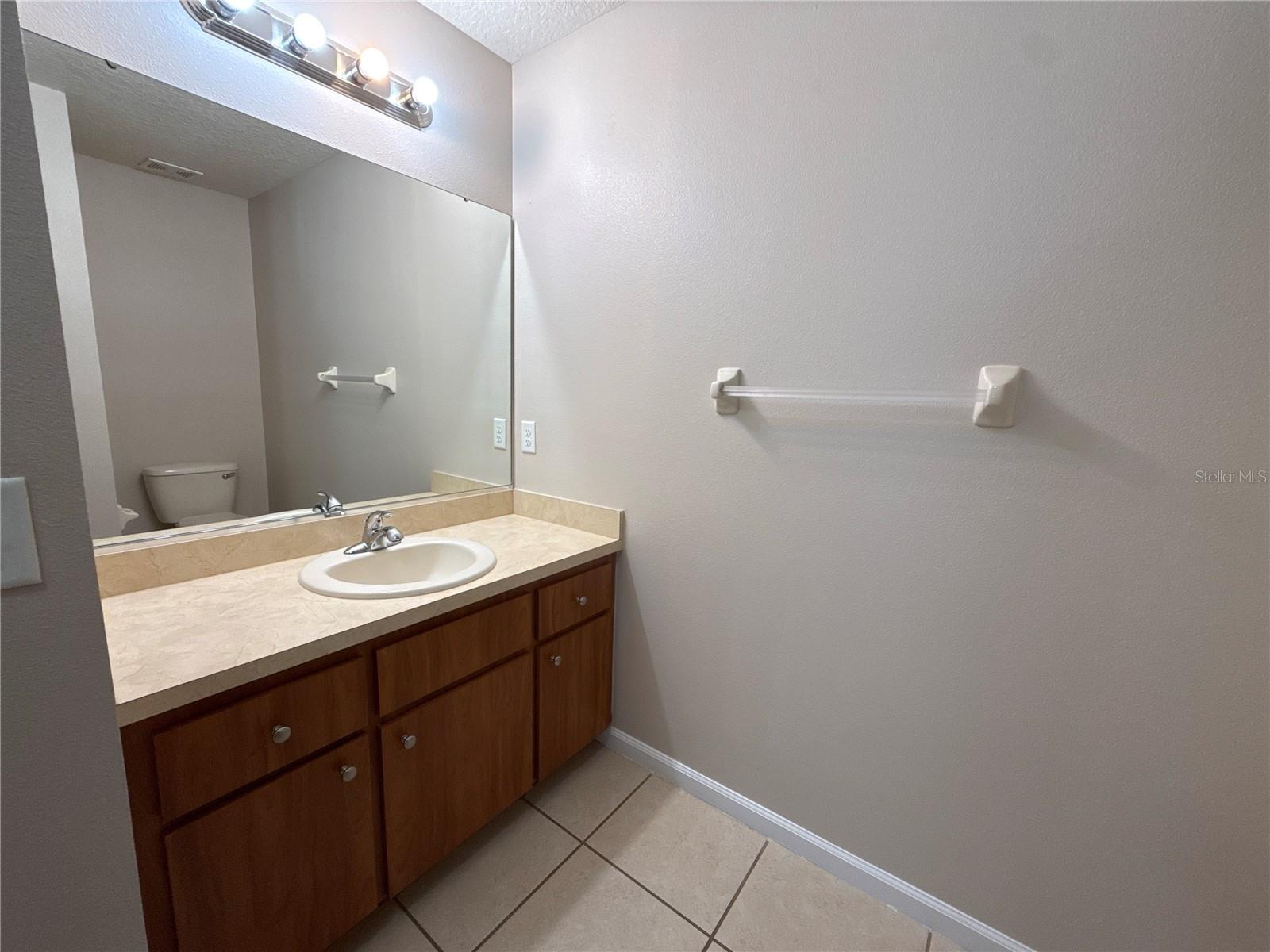SILVER SPGS SHORES UN 18 - Residential Lease