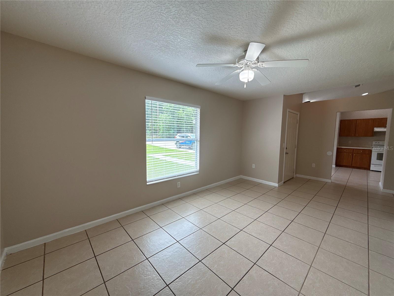 SILVER SPGS SHORES UN 18 - Residential Lease