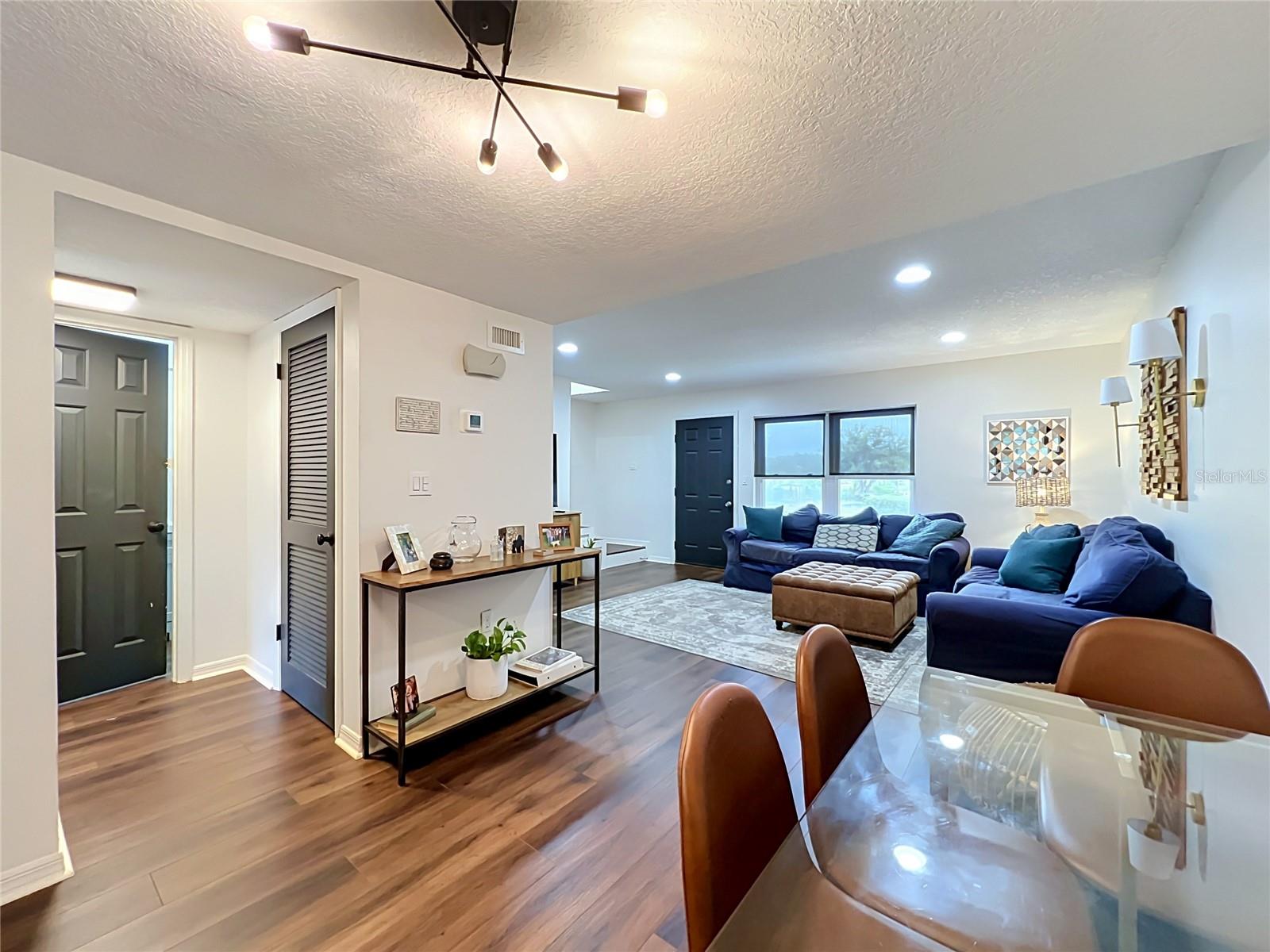 PARK LAKE GROVE CONDO - Residential