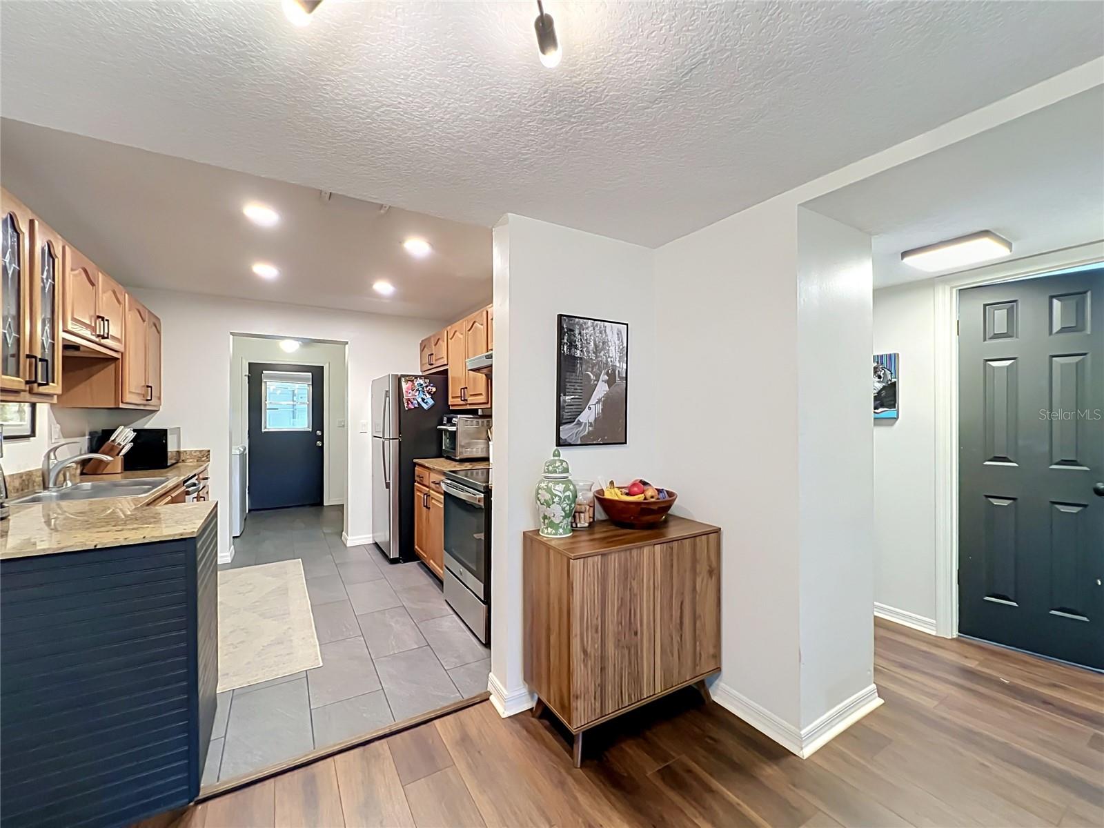 PARK LAKE GROVE CONDO - Residential