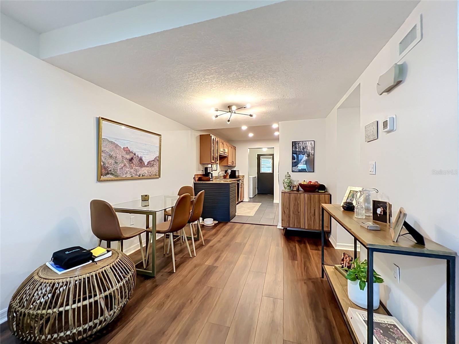PARK LAKE GROVE CONDO - Residential
