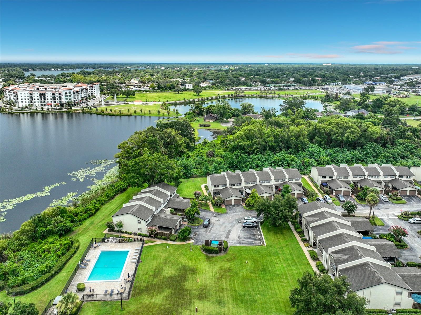 PARK LAKE GROVE CONDO - Residential