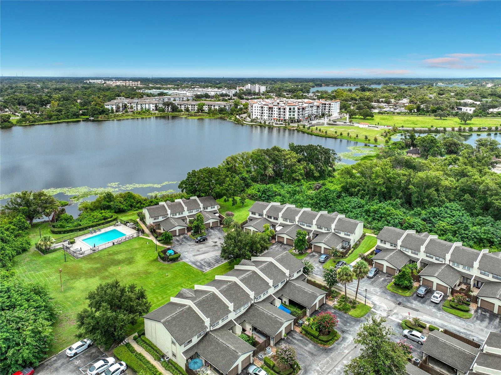 PARK LAKE GROVE CONDO - Residential
