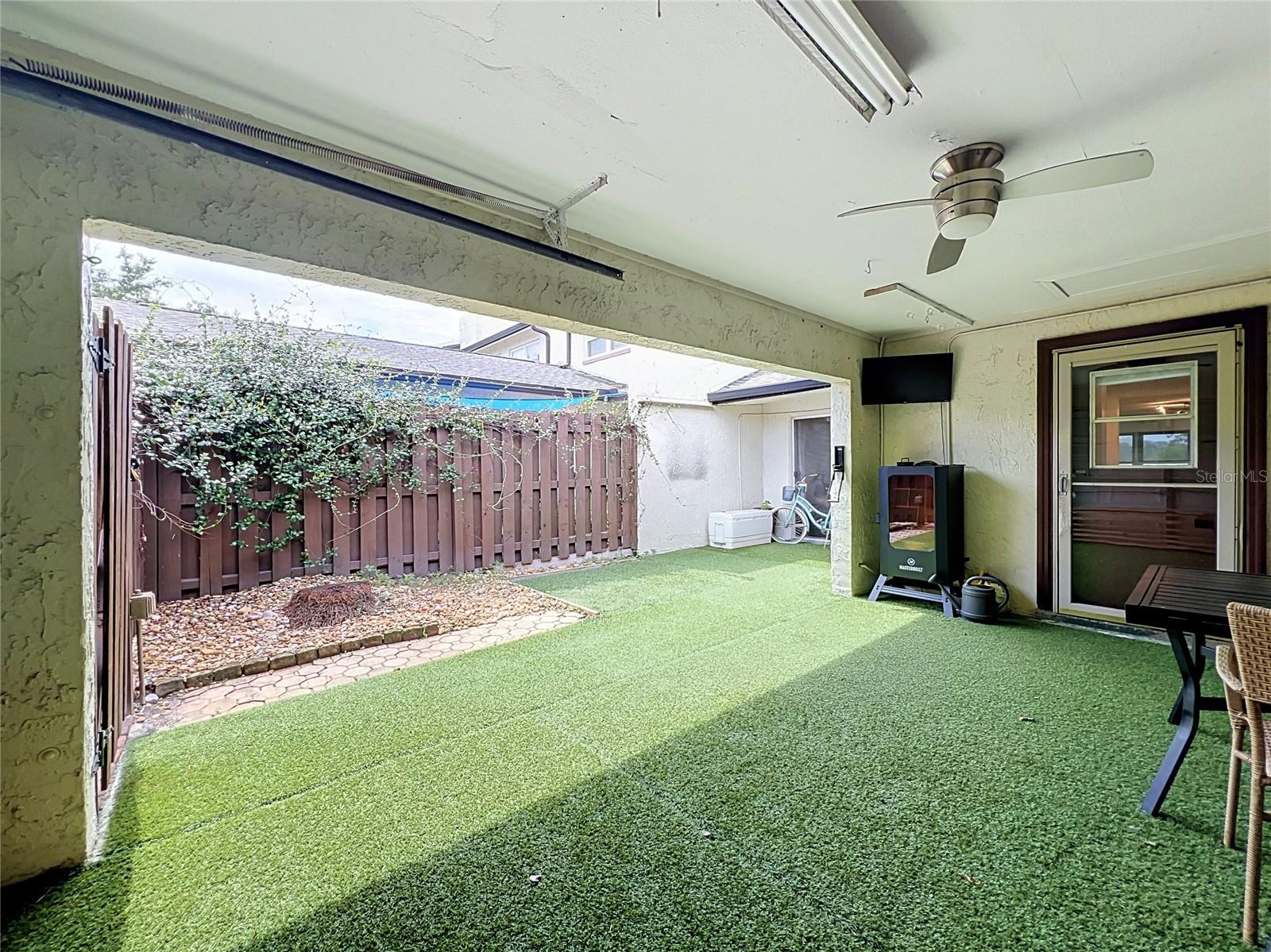 PARK LAKE GROVE CONDO - Residential