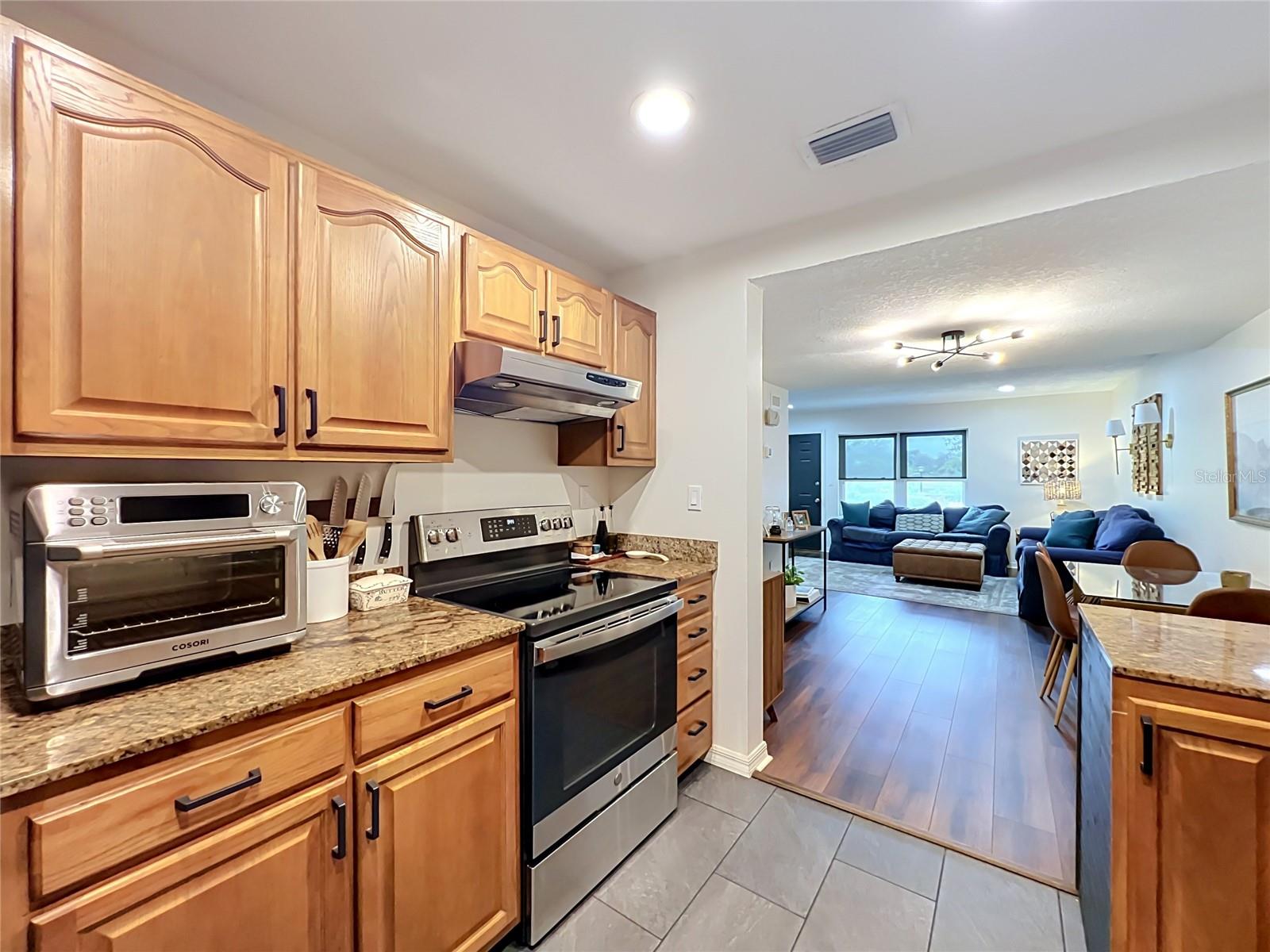 PARK LAKE GROVE CONDO - Residential