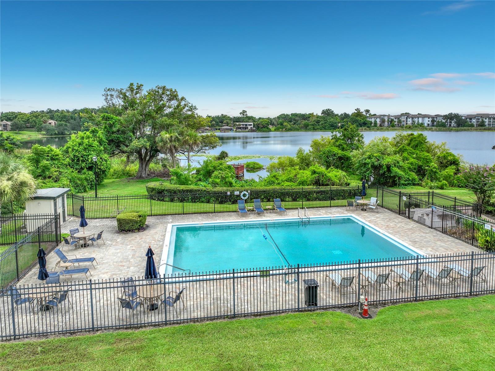 PARK LAKE GROVE CONDO - Residential