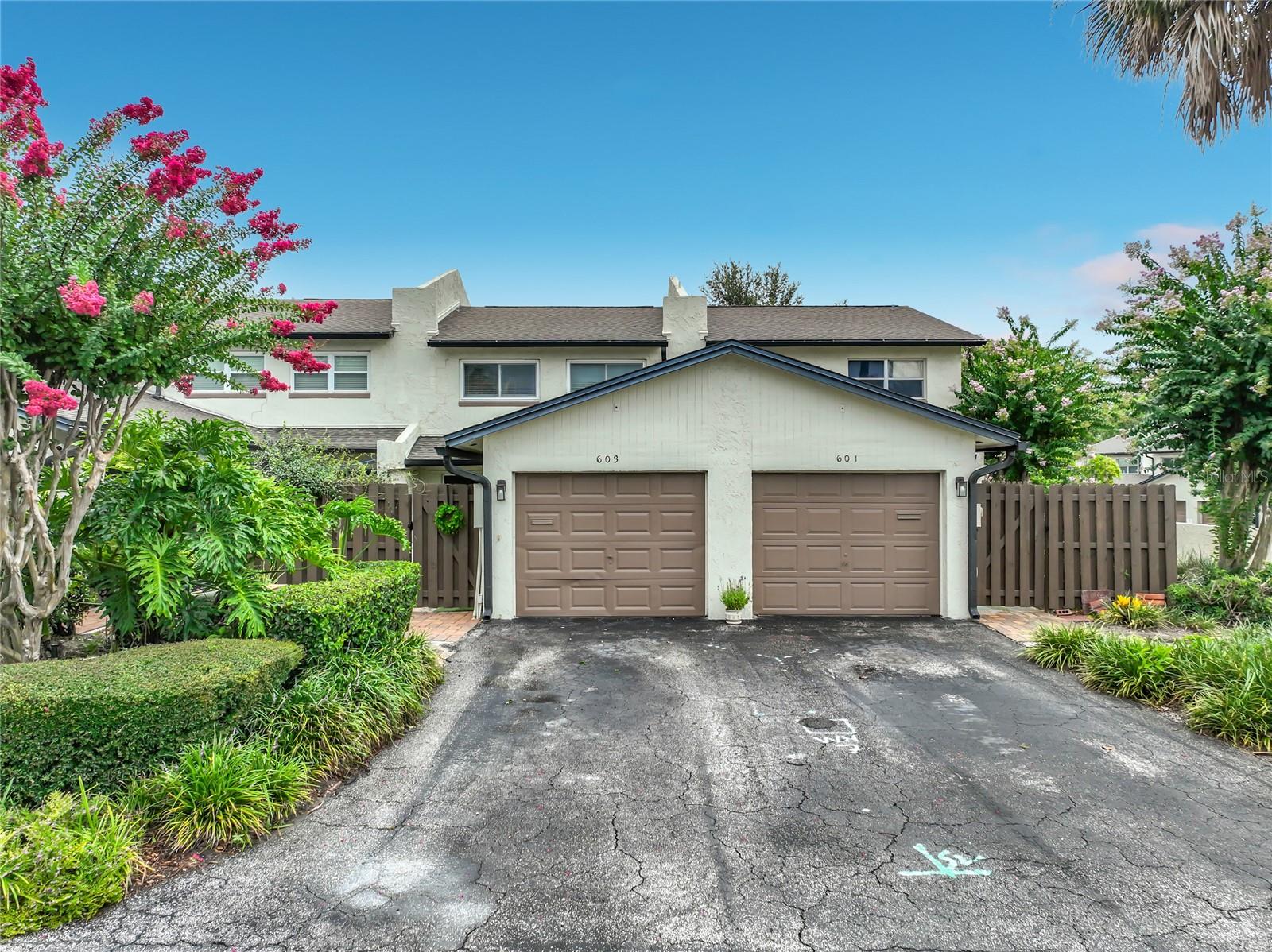 PARK LAKE GROVE CONDO - Residential