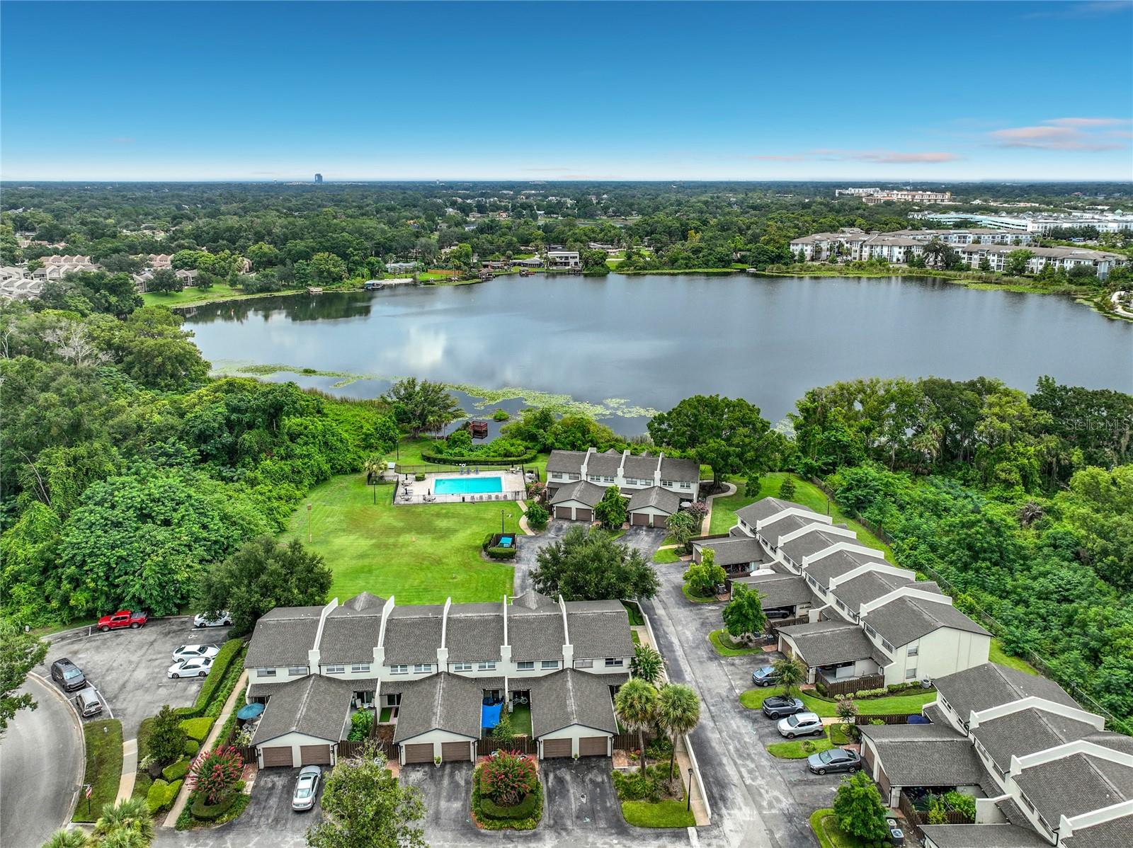 PARK LAKE GROVE CONDO - Residential