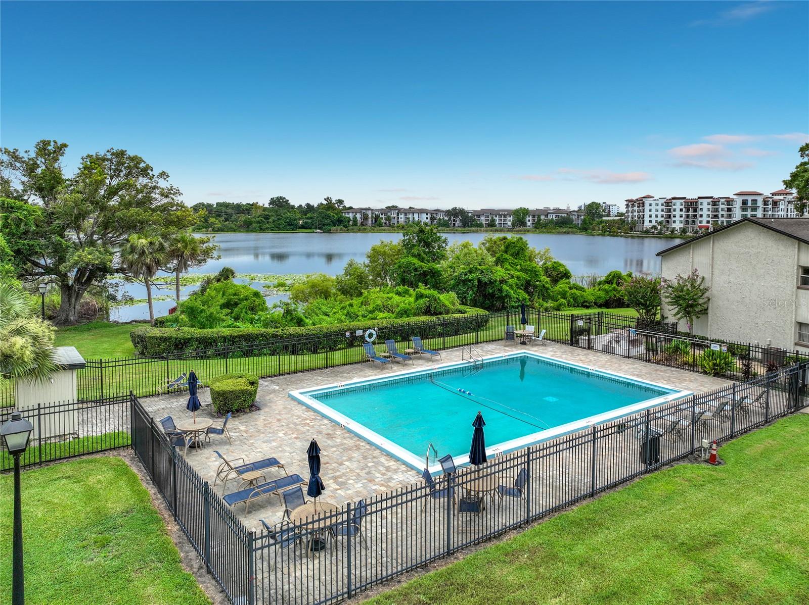 PARK LAKE GROVE CONDO - Residential