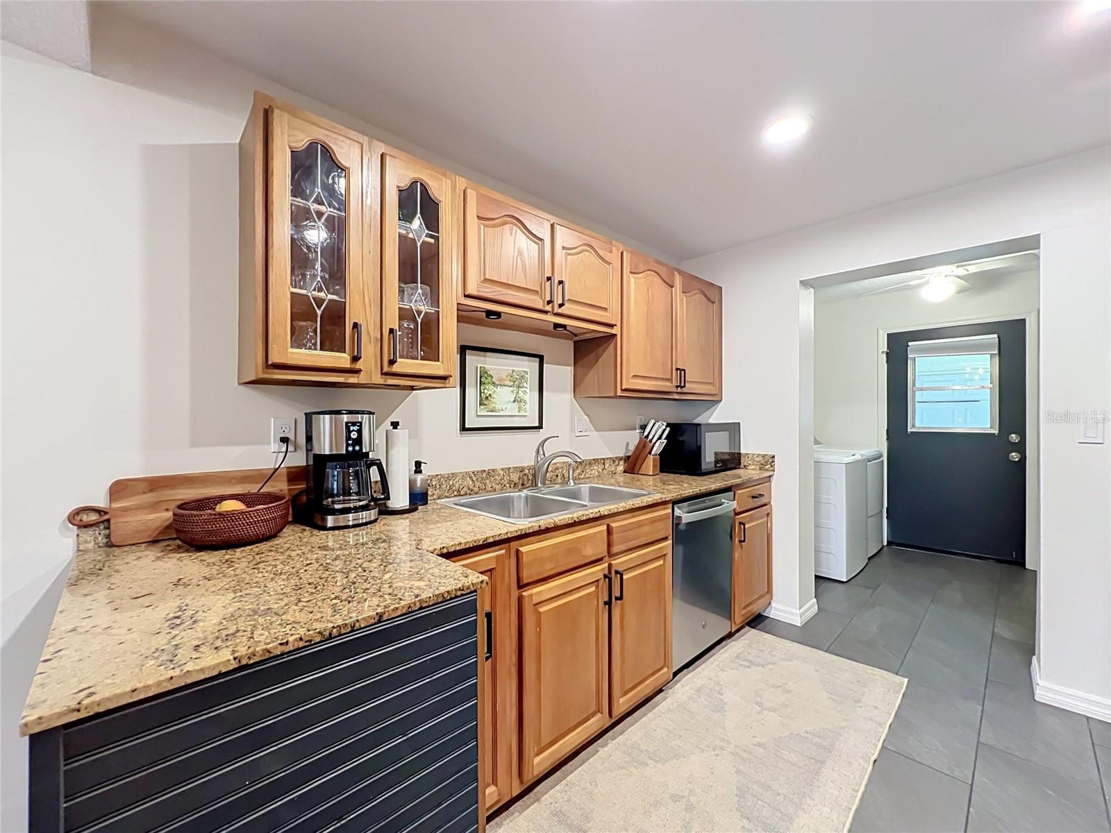 PARK LAKE GROVE CONDO - Residential