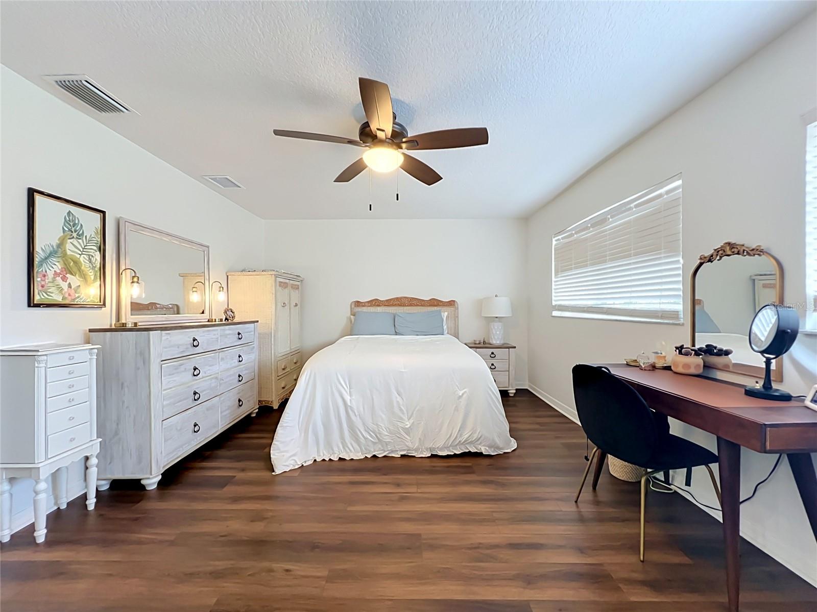 PARK LAKE GROVE CONDO - Residential