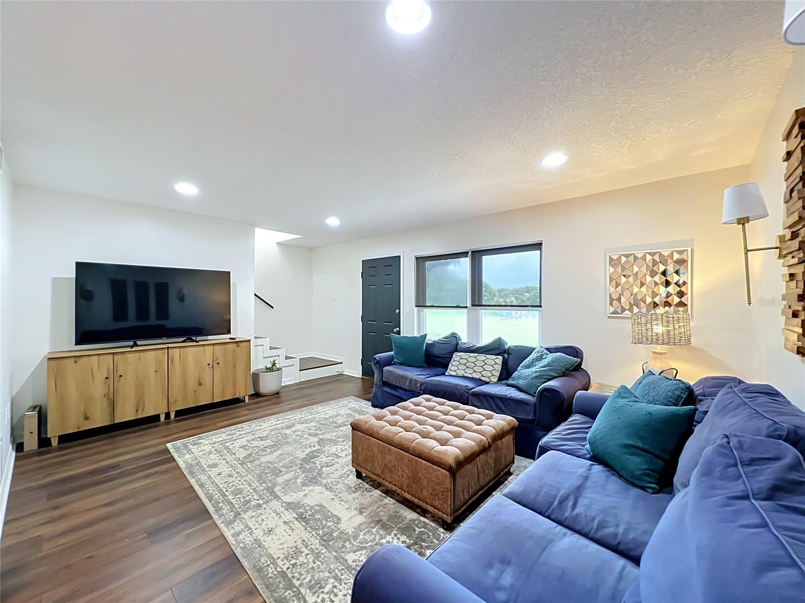PARK LAKE GROVE CONDO - Residential