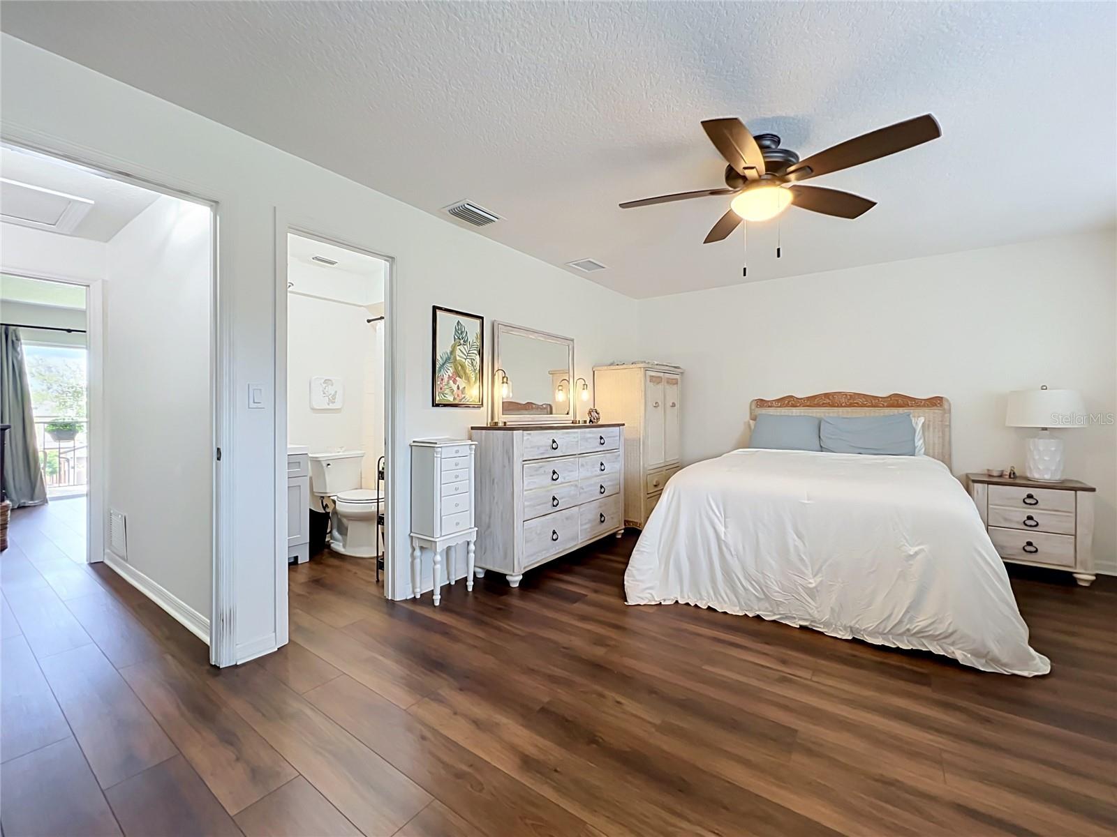 PARK LAKE GROVE CONDO - Residential