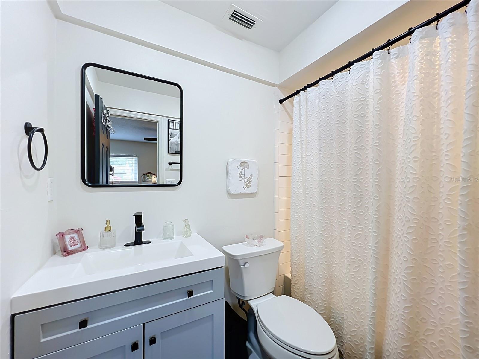 PARK LAKE GROVE CONDO - Residential