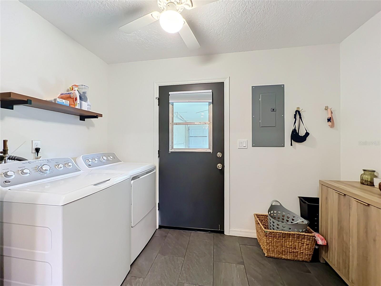 PARK LAKE GROVE CONDO - Residential