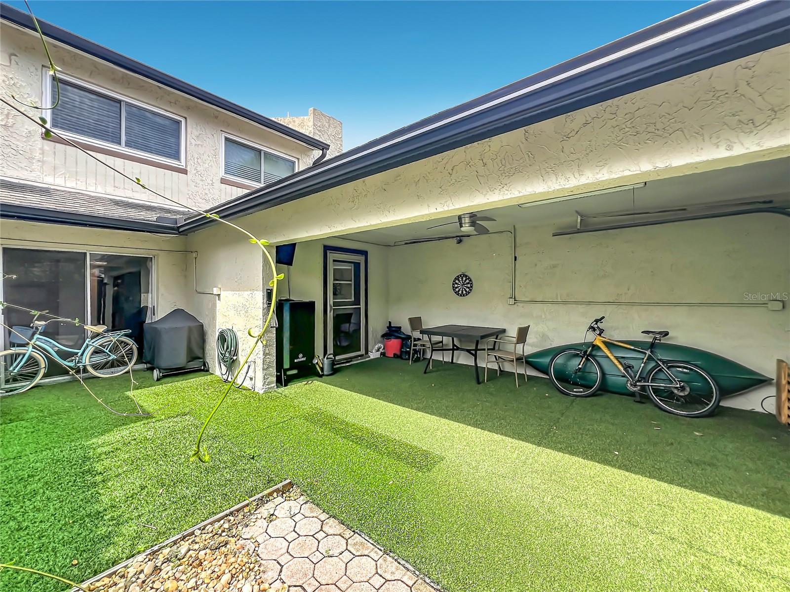 PARK LAKE GROVE CONDO - Residential