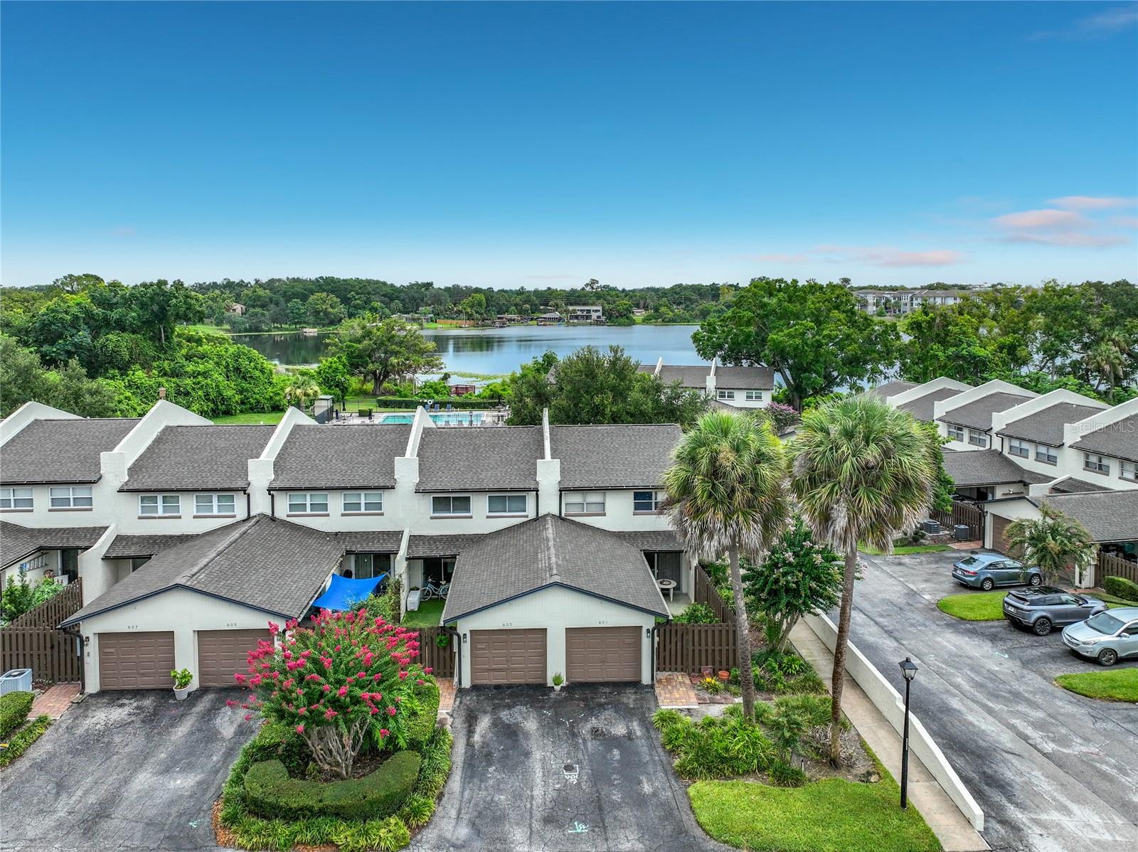 PARK LAKE GROVE CONDO - Residential