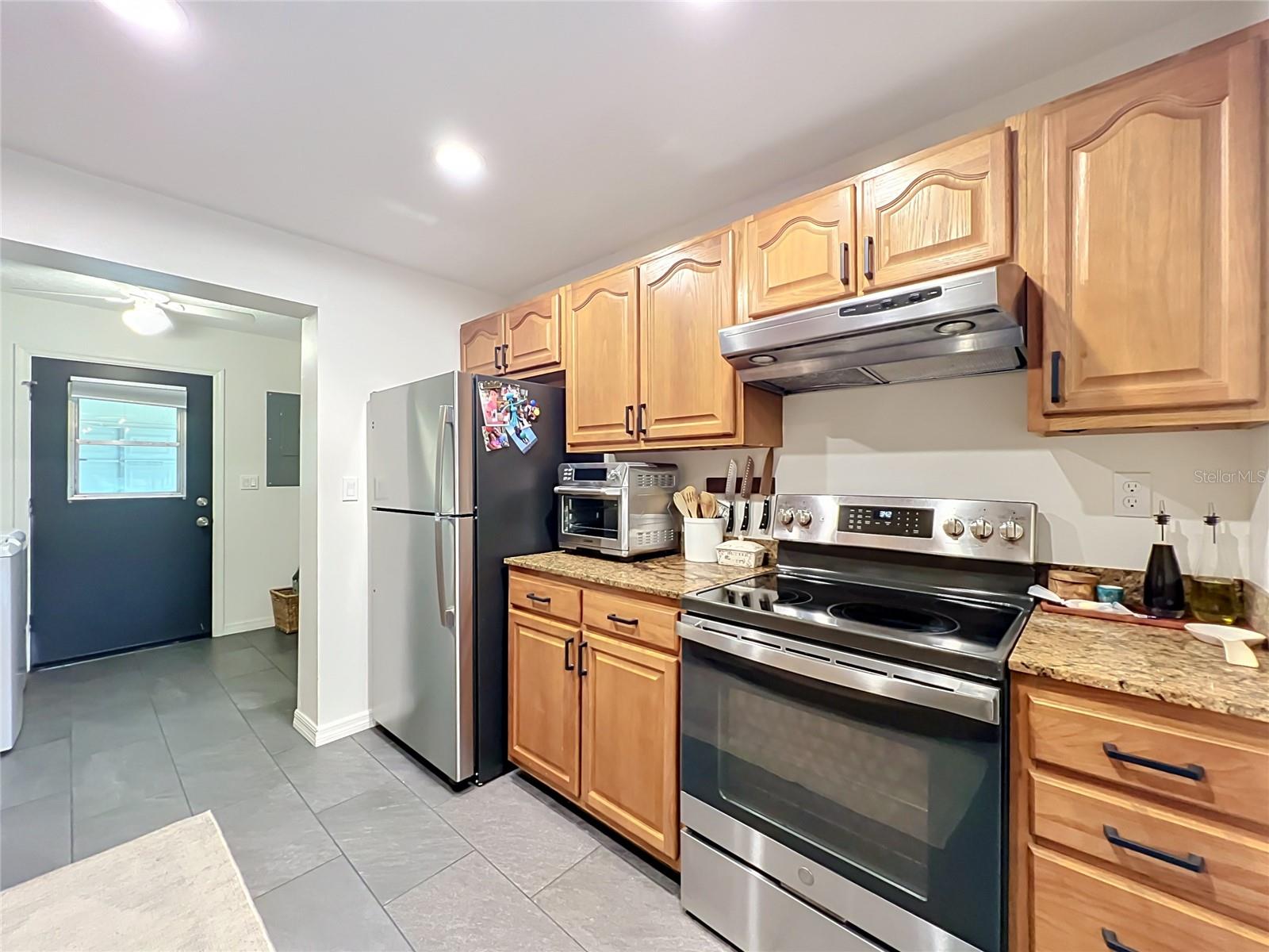 PARK LAKE GROVE CONDO - Residential