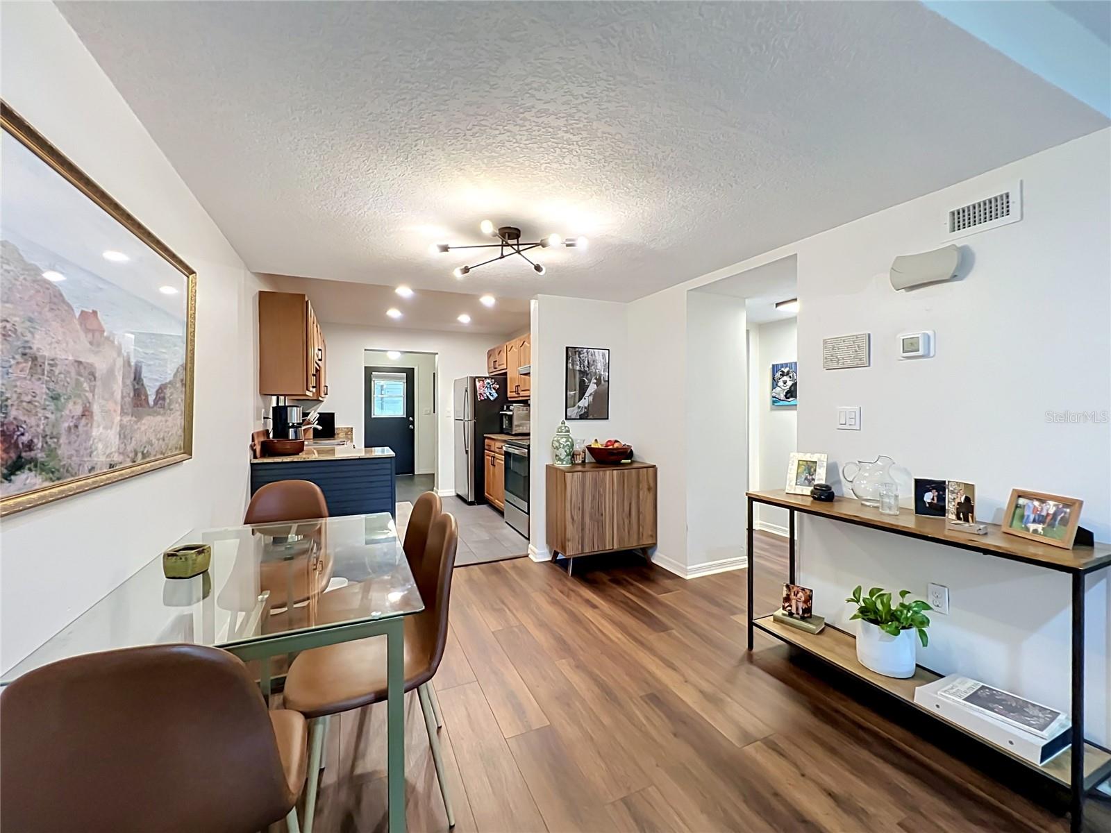 PARK LAKE GROVE CONDO - Residential
