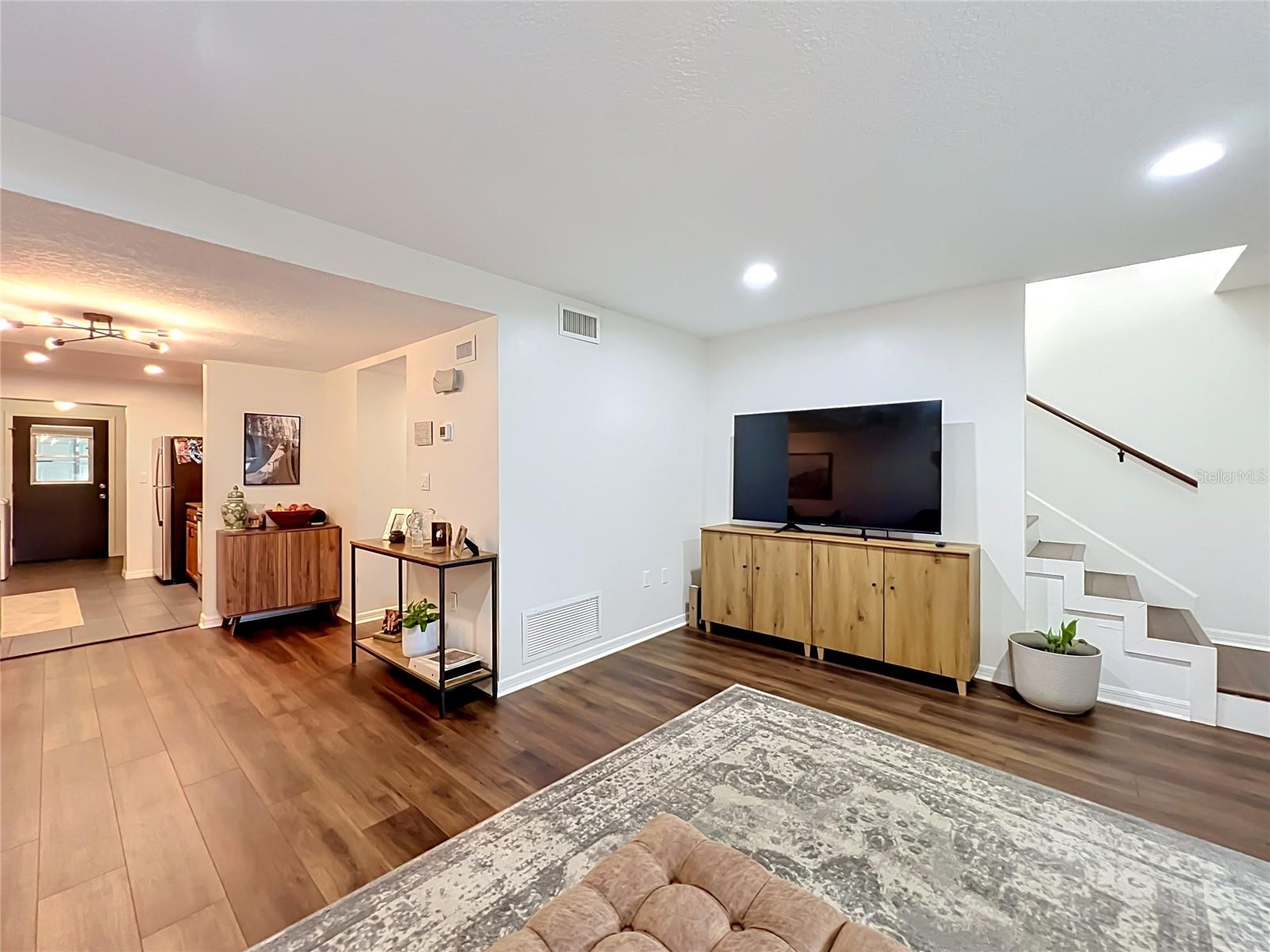 PARK LAKE GROVE CONDO - Residential
