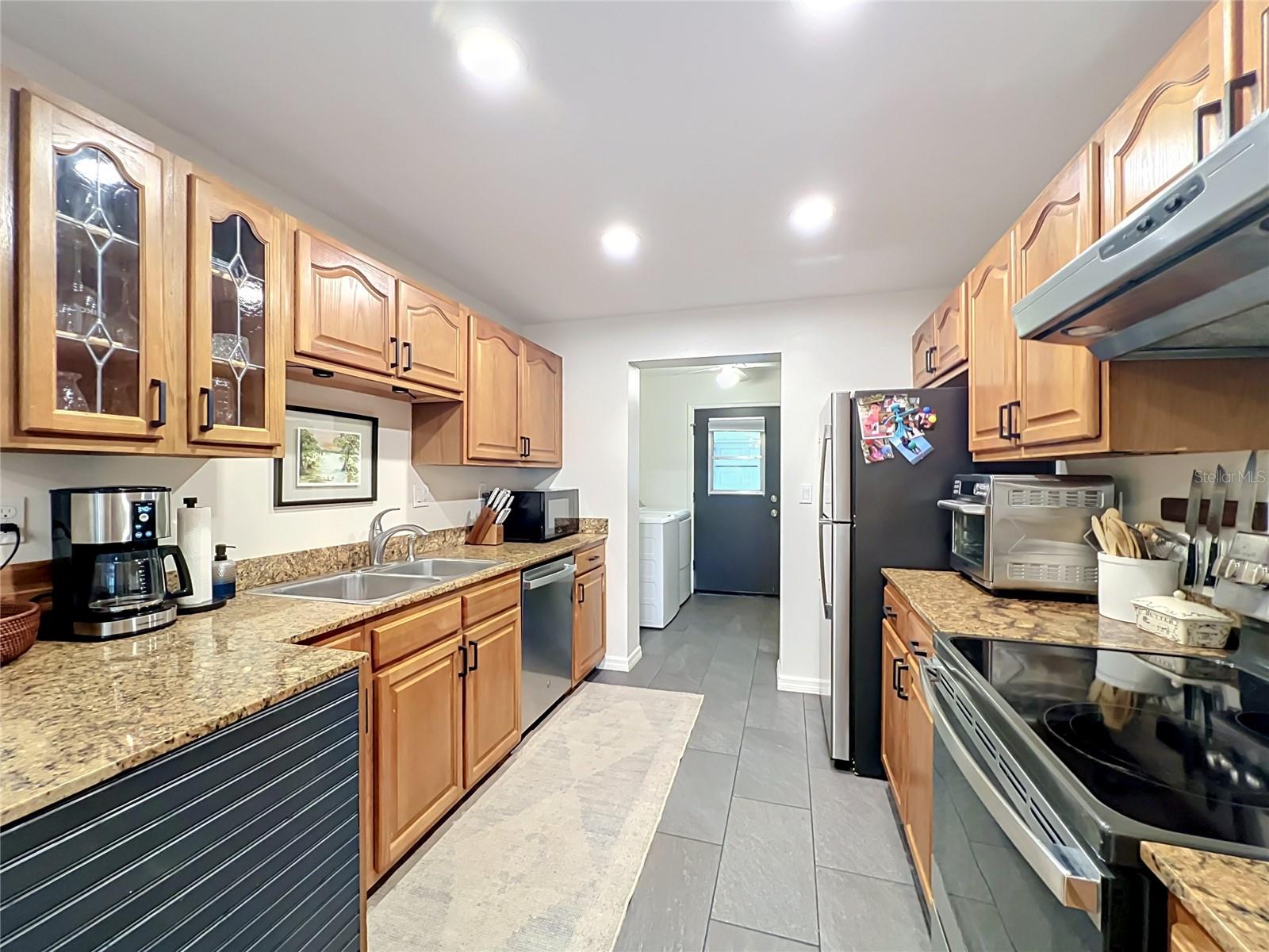 PARK LAKE GROVE CONDO - Residential