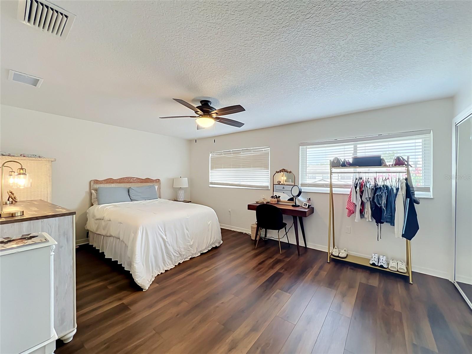 PARK LAKE GROVE CONDO - Residential