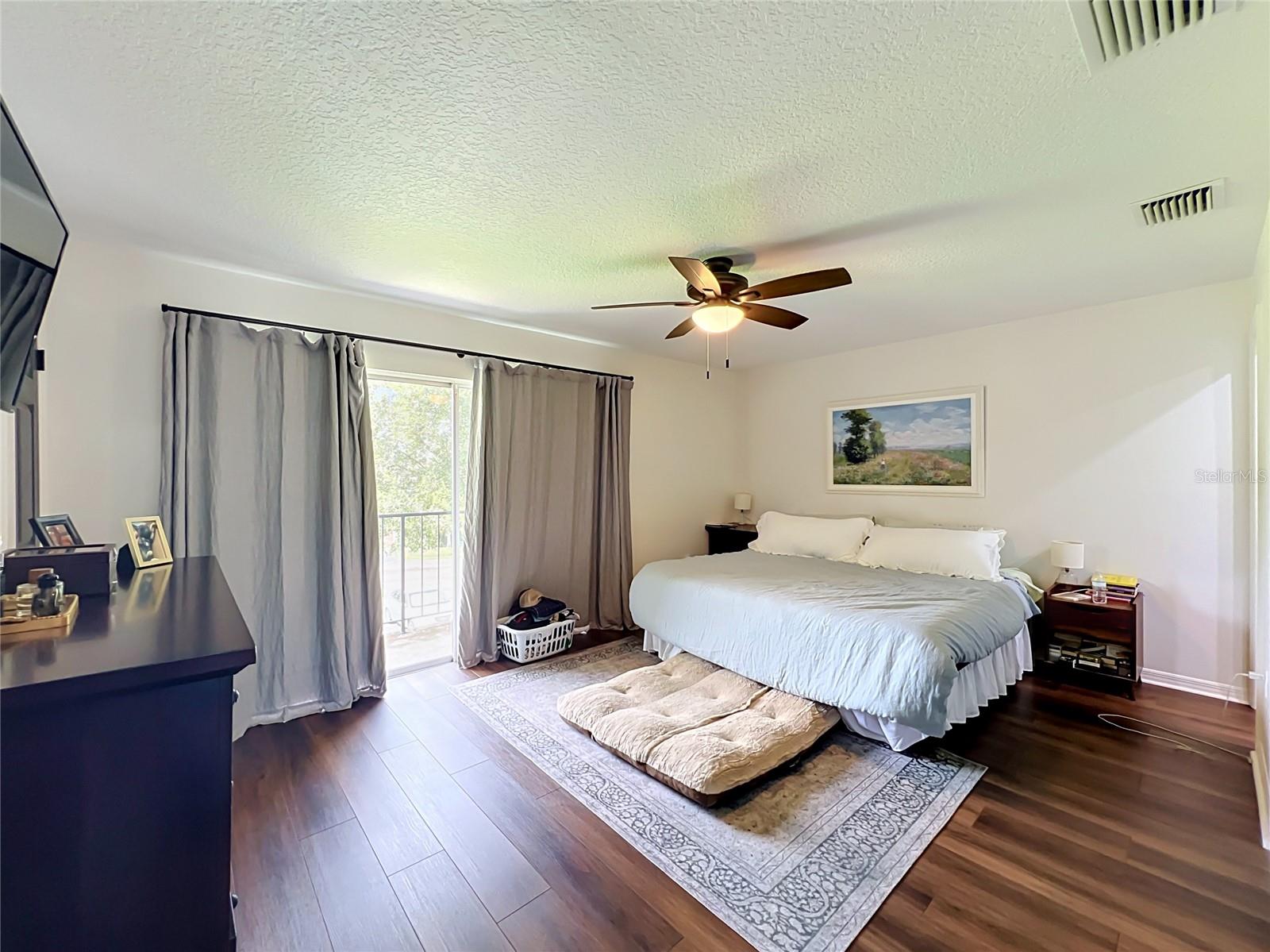 PARK LAKE GROVE CONDO - Residential