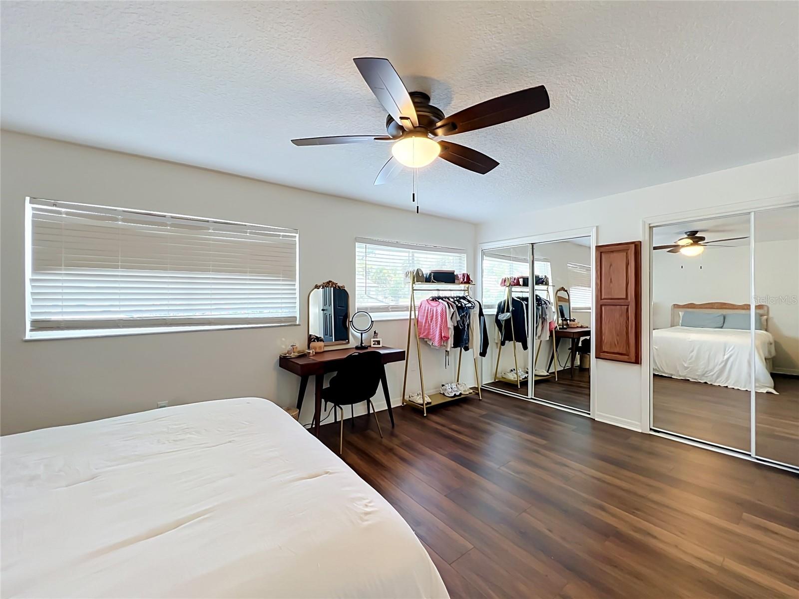 PARK LAKE GROVE CONDO - Residential