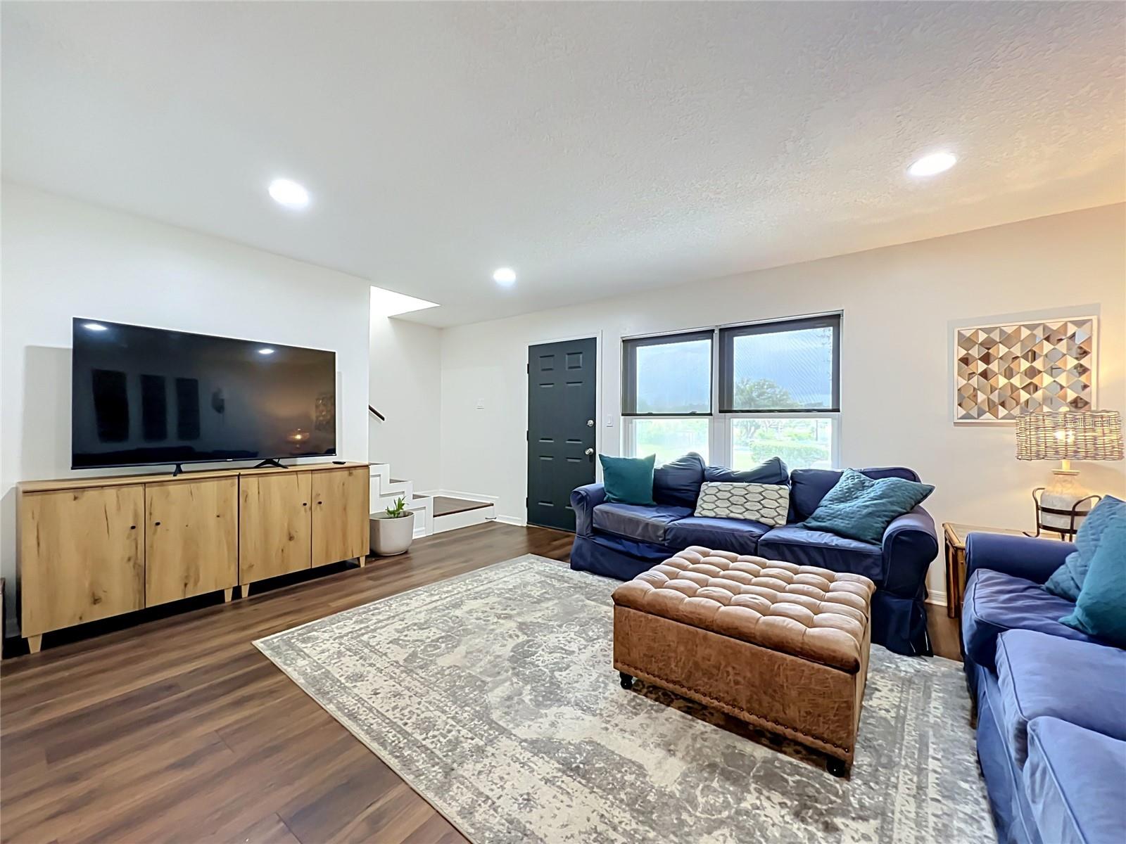 PARK LAKE GROVE CONDO - Residential