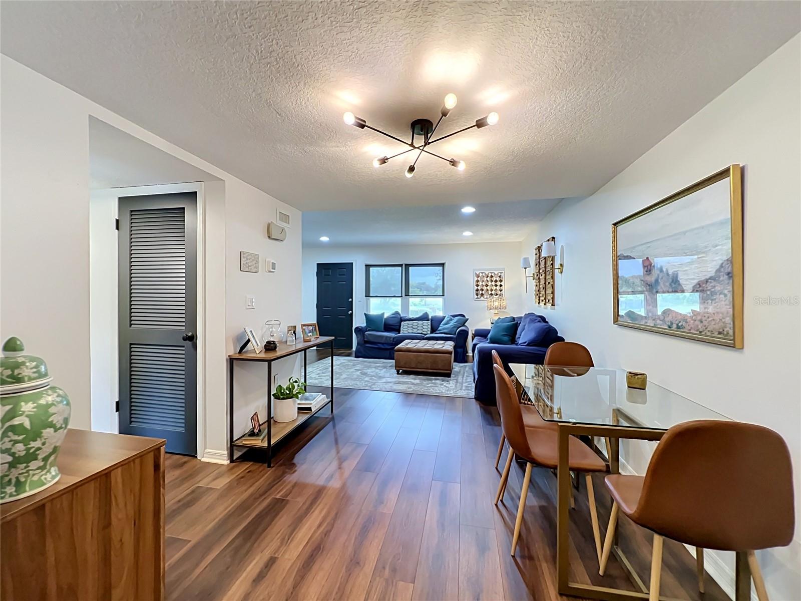 PARK LAKE GROVE CONDO - Residential