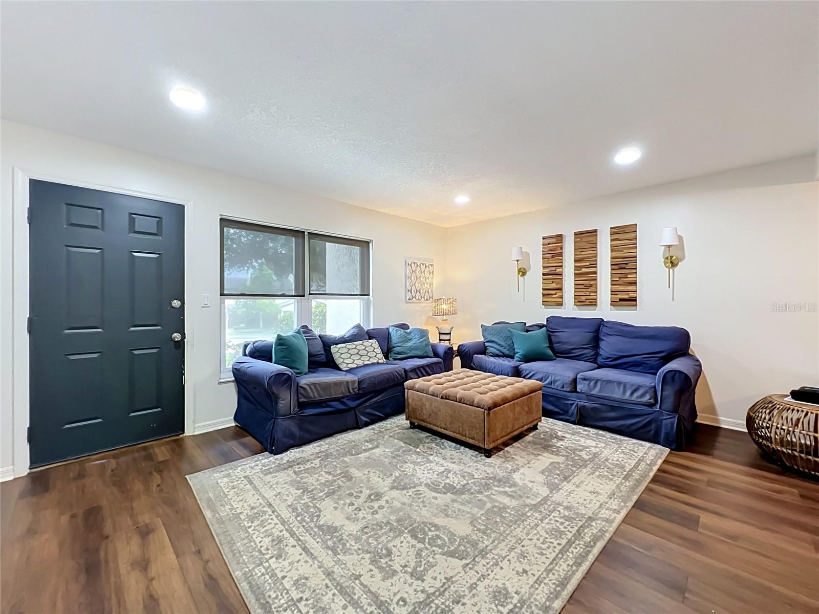 PARK LAKE GROVE CONDO - Residential