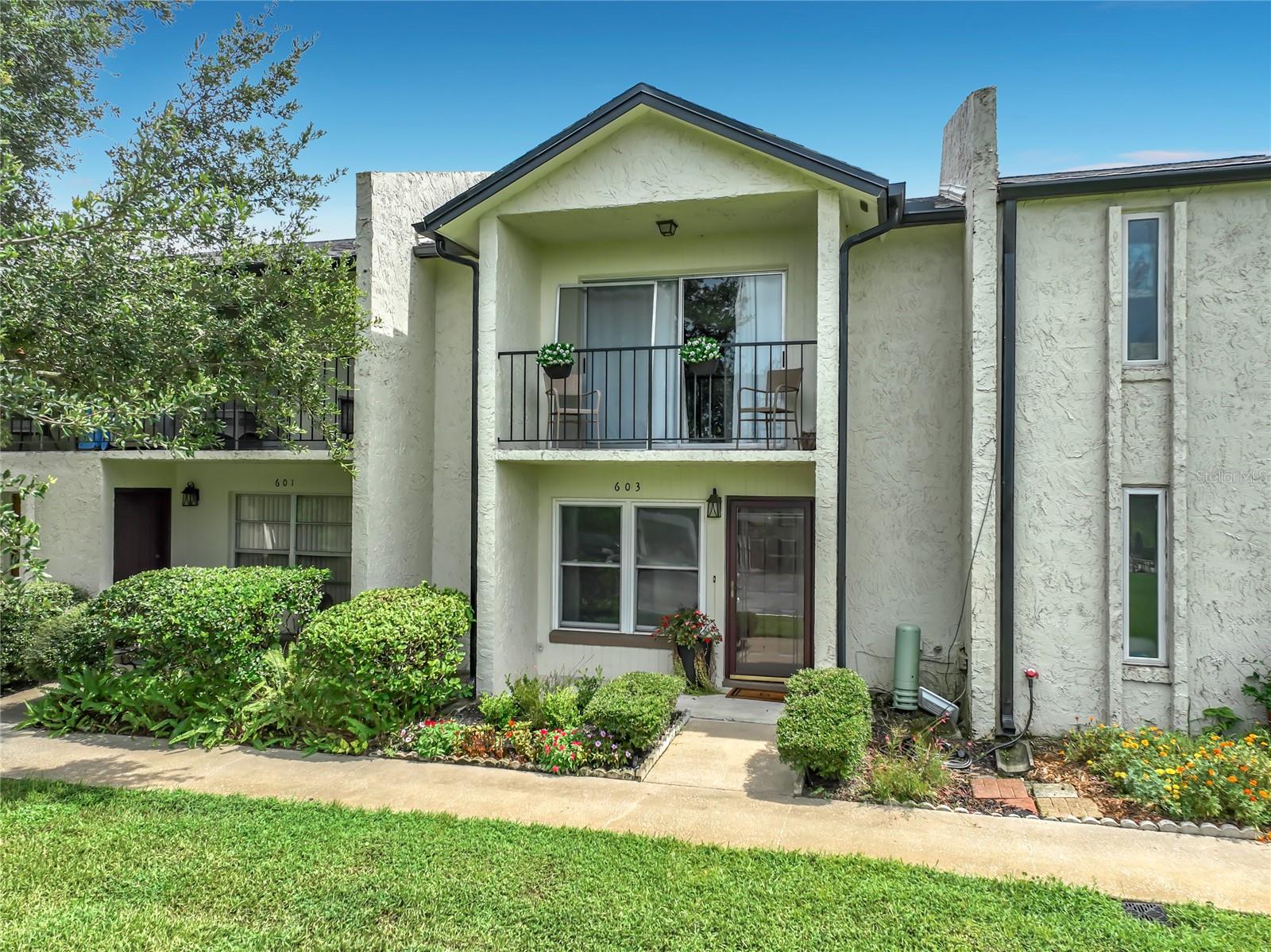 PARK LAKE GROVE CONDO - Residential