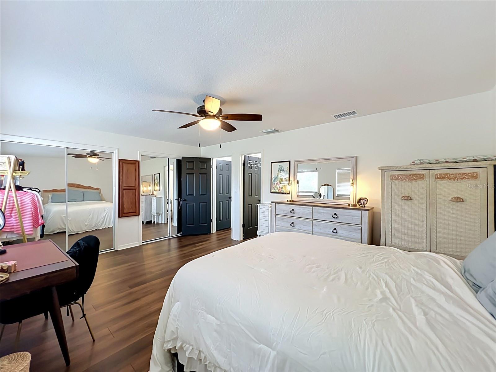 PARK LAKE GROVE CONDO - Residential