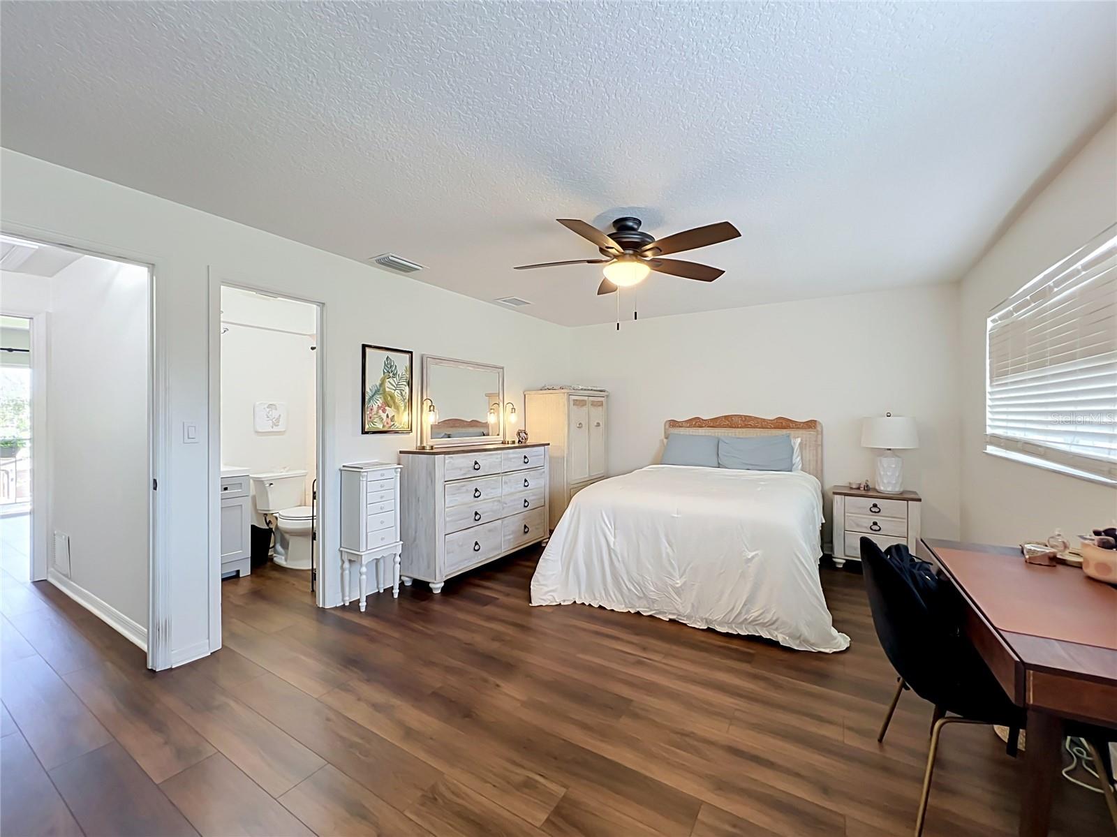 PARK LAKE GROVE CONDO - Residential